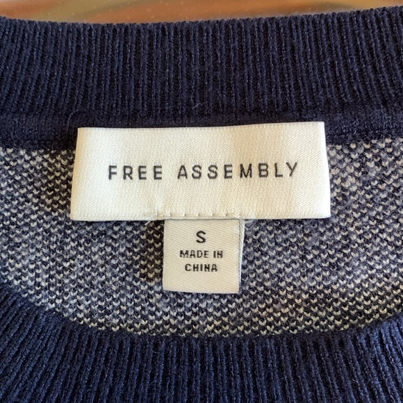 Free Assembly Navy Blue Star Sweater - Picture 7 of 16